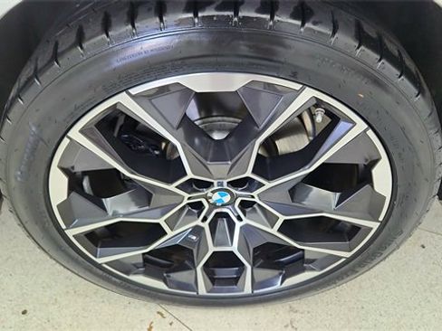 Used 2025 BMW X7 xDrive40i w/ M Sport Package image 62