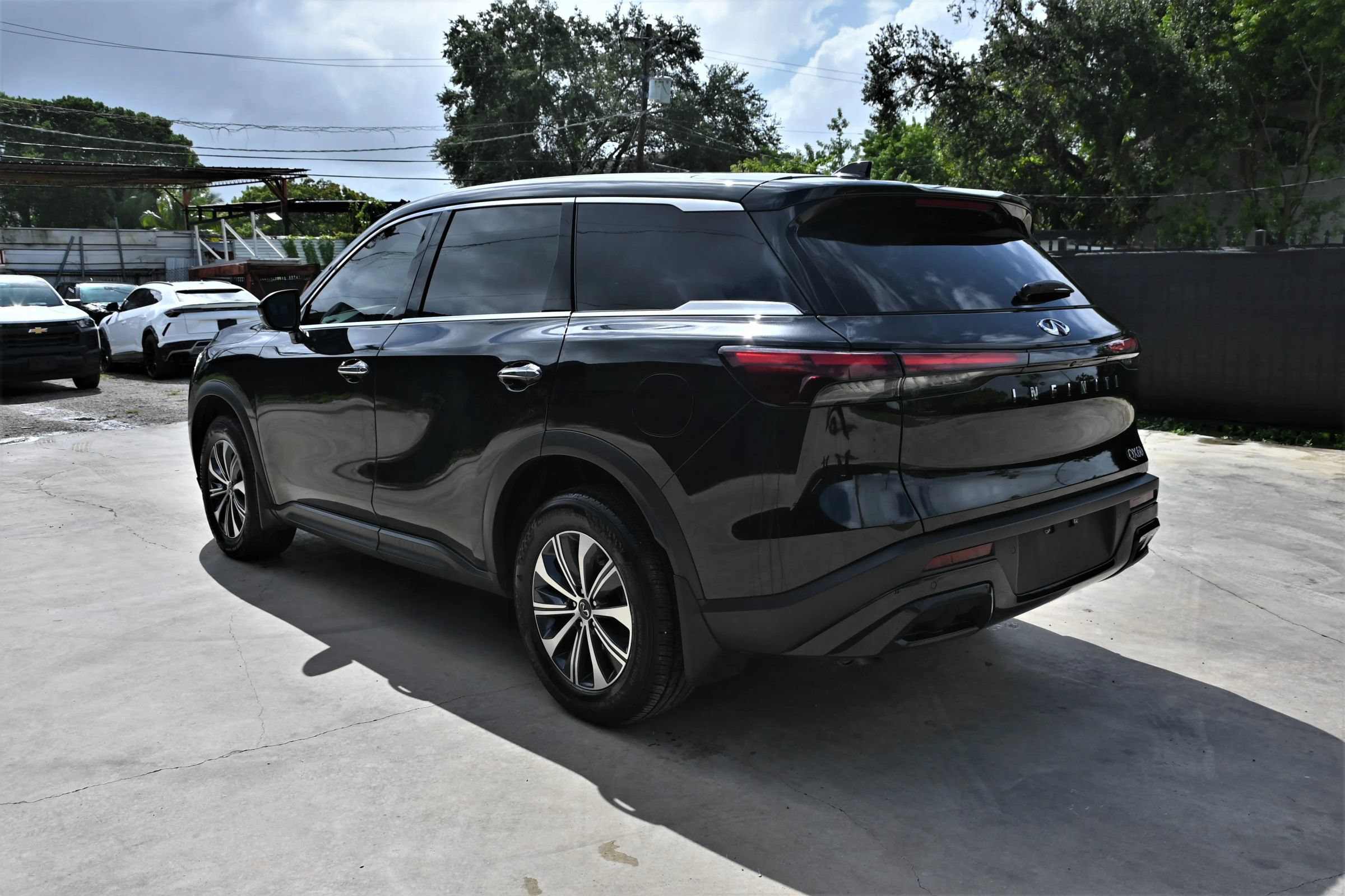 Used 2025 INFINITI QX60 Pure FWD image 4