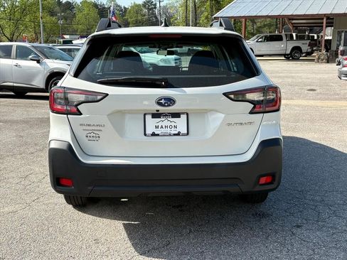 Used 2023 Subaru Outback AWD/4WD image 5