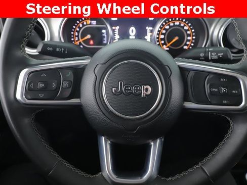 Used 2023 Jeep Gladiator Overland image 21