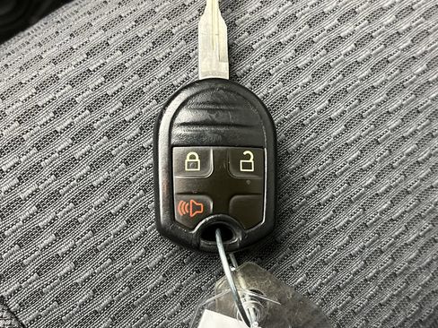 Used 2013 Ford F150 XLT w/ Mid Equipment Group AWD/4WD image 23