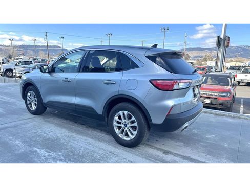 Used 2022 Ford Escape SE image 5