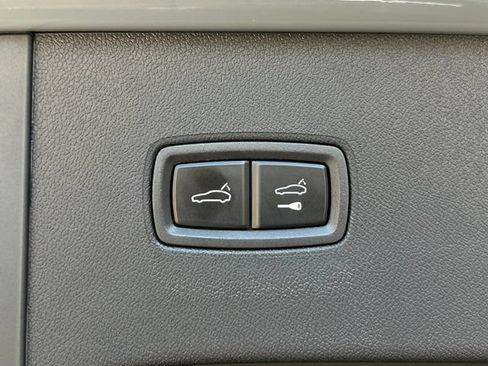 Used 2025 Porsche Cayenne S AWD/4WD image 21