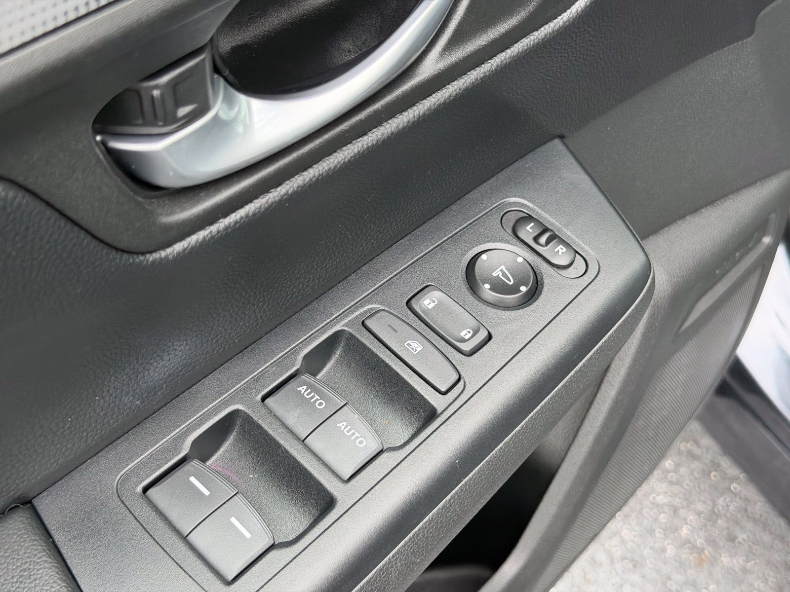 Used 2024 Honda CR-V EX image 13