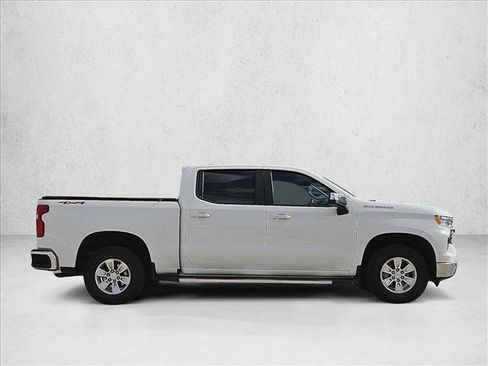 Used 2022 Chevrolet Silverado 1500 LT w/ Convenience Package II AWD/4WD image 4