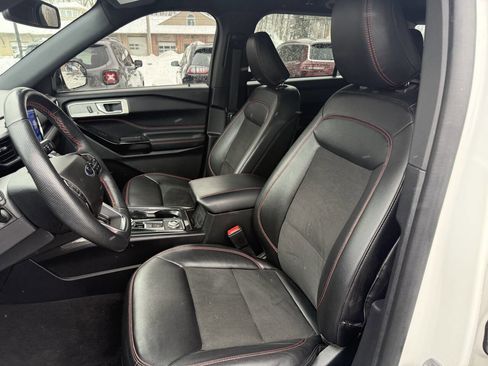 Used 2022 Ford Explorer ST-Line w/ Class IV Trailer Tow Package image 15