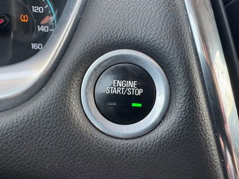 Used 2018 Chevrolet Traverse LT image 24