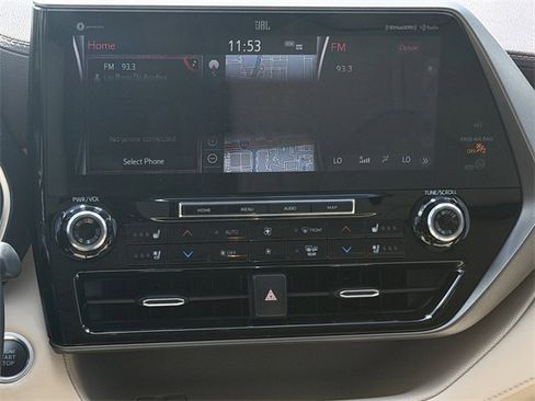Used 2020 Toyota Highlander Limited image 15