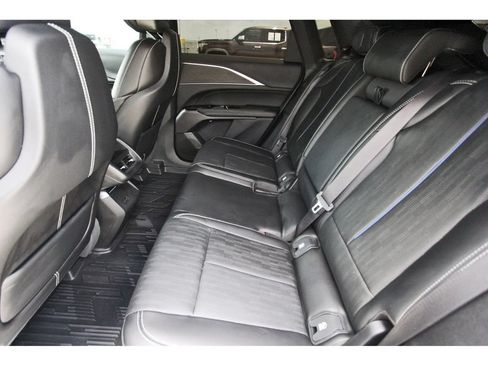 Certified 2025 Cadillac Lyriq Luxury RWD image 7