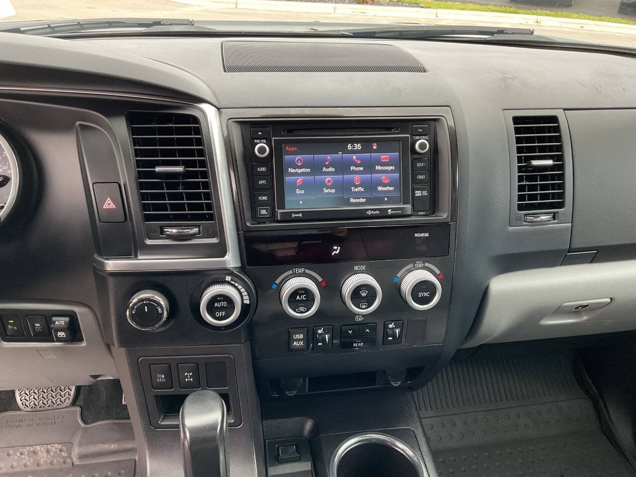 Used 2018 Toyota Sequoia Limited w/ Safety & Convenience Package AWD/4WD image 24
