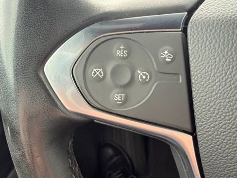 Used 2023 Chevrolet Traverse LT w/ Rear Camera Mirror Package AWD/4WD image 22