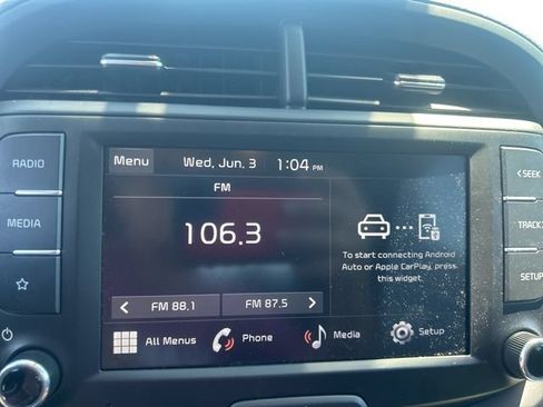 Used 2025 Kia Soul LX w/ LX Technology Package FWD image 21