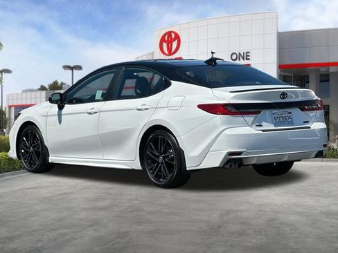 Used 2025 Toyota Camry XSE FWD image 7