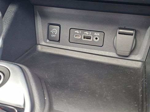 Used 2024 Nissan Sentra SR w/ SR Premium Package FWD image 37