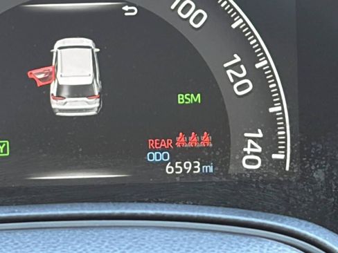 Used 2025 Toyota RAV4 LE AWD/4WD image 32