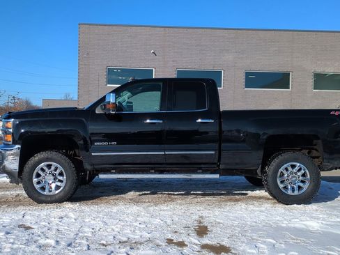 Used 2017 Chevrolet Silverado 2500 LTZ image 3