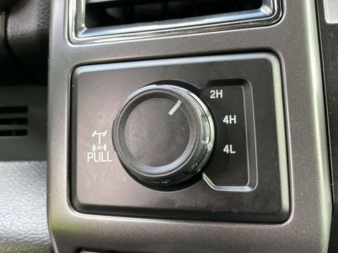 Used 2017 Ford F150 XLT w/ Equipment Group 302A Luxury image 32