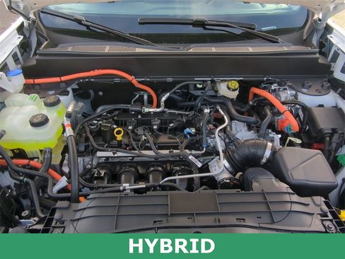 New 2025 Ford Maverick XL image 28