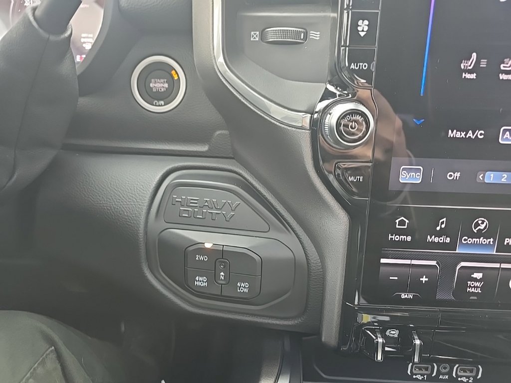 Used 2025 RAM 2500 Laramie AWD/4WD image 27