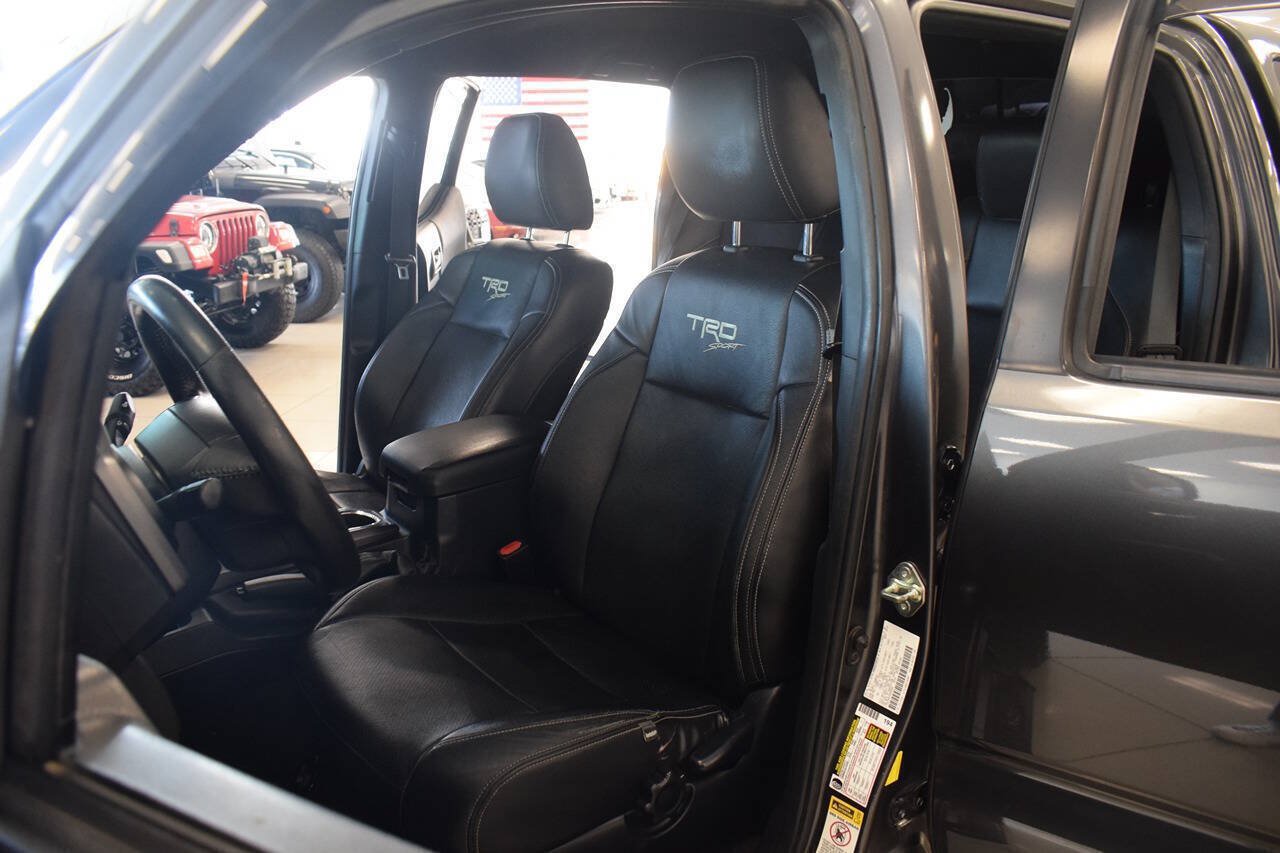 Used 2017 Toyota Tacoma TRD Sport w/ Tow Package (A/T) AWD/4WD image 44