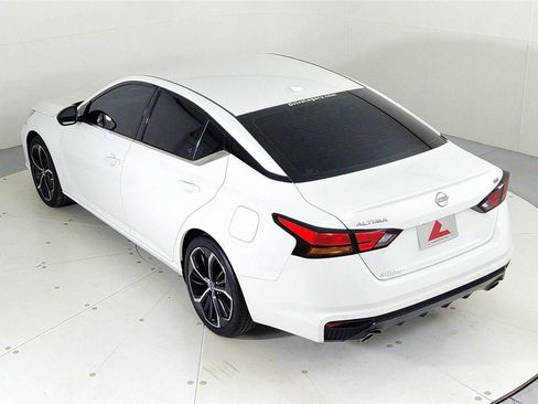 Certified 2024 Nissan Altima 2.5 SR image 39