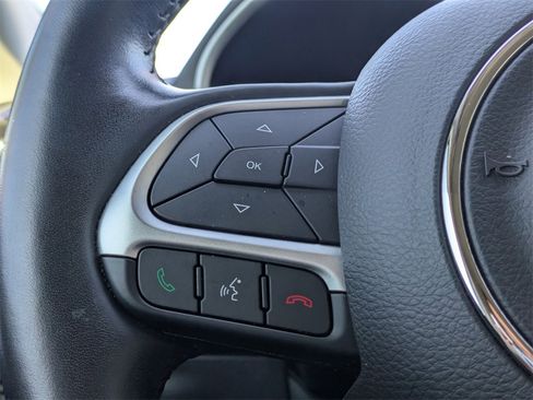 Used 2021 Jeep Compass Latitude image 33