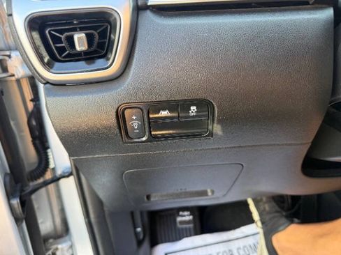 Used 2022 Kia Sorento LX FWD image 21