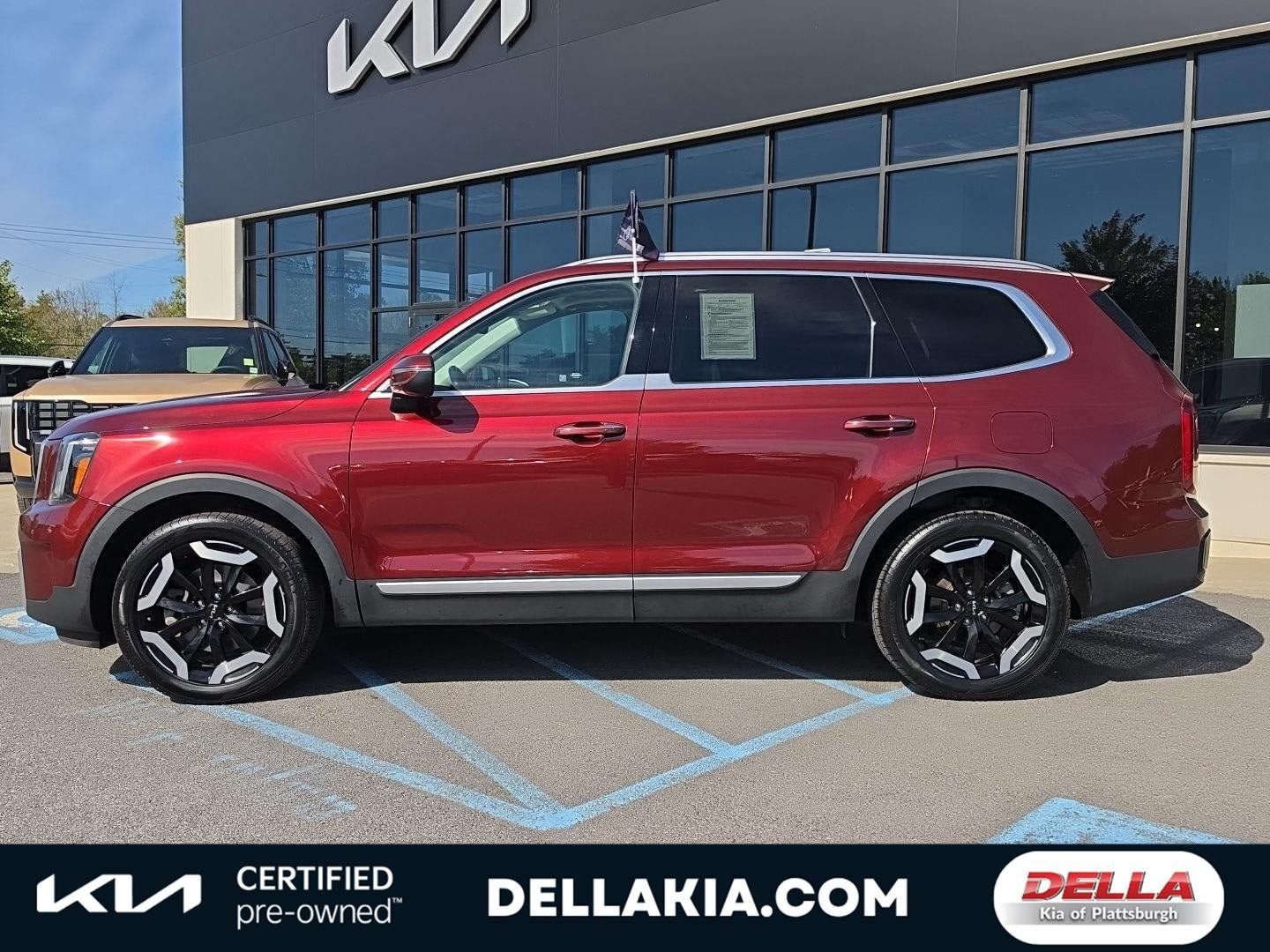Certified 2024 Kia Telluride S w/ S Sunroof Package AWD/4WD image 2
