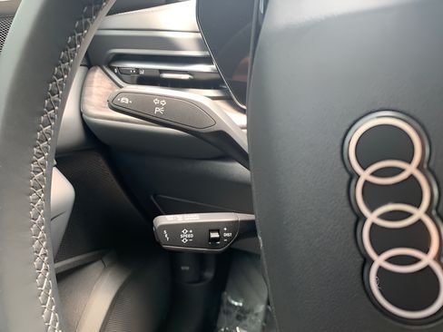 Used 2025 Audi Q5 Premium AWD/4WD image 22