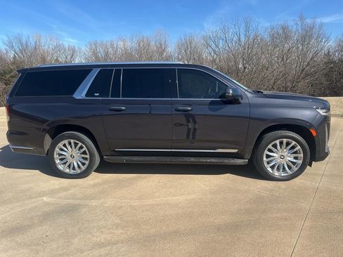 Certified 2024 Cadillac Escalade ESV Premium Luxury image 6