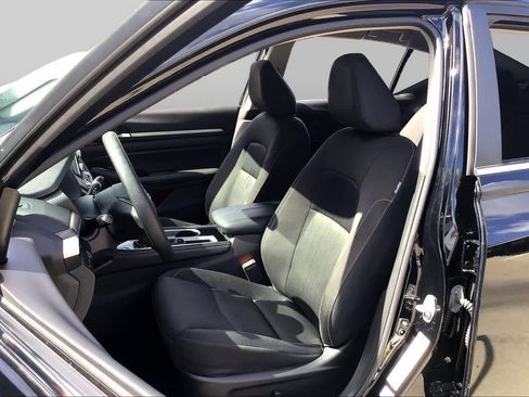 Certified 2023 Nissan Altima 2.5 SV FWD image 8