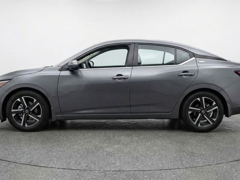 Used 2025 Nissan Sentra SV image 5