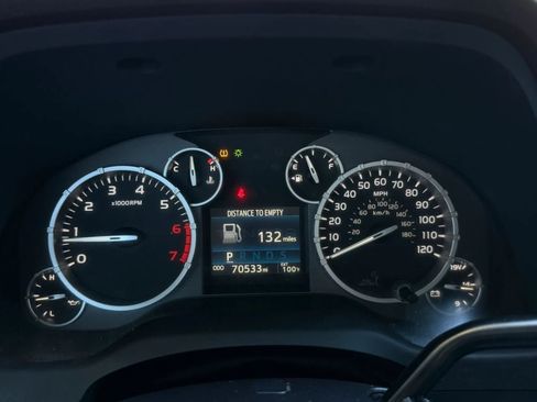 Used 2017 Toyota Tundra SR5 AWD/4WD image 53