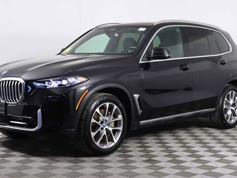 Used 2025 BMW X5 xDrive50e w/ Premium Package AWD/4WD image 9