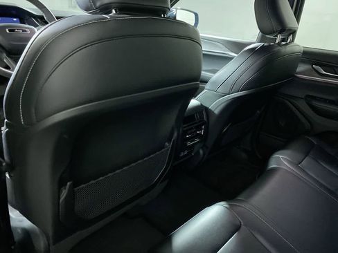 Used 2024 Jeep Grand Cherokee Limited image 31