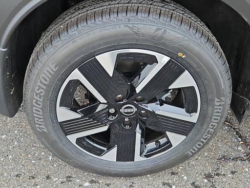 New 2026 Nissan Kicks SV image 7