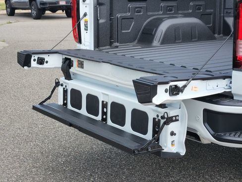 New 2026 GMC Sierra 1500 AT4 w/ Technology Package AWD/4WD image 9