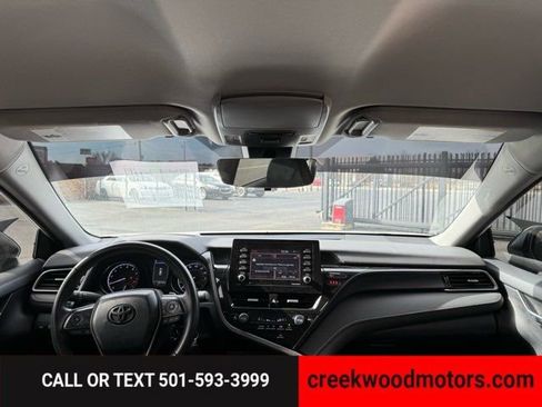 Used 2023 Toyota Camry SE image 10