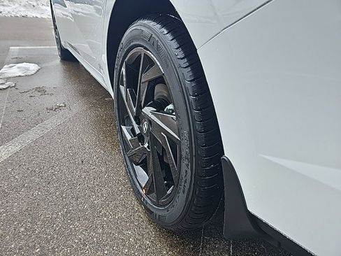 New 2026 Hyundai Elantra Sport FWD image 38