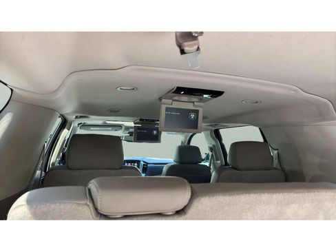 Used 2016 Chevrolet Suburban LT AWD/4WD image 10