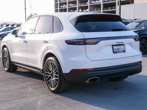 Used 2022 Porsche Cayenne AWD/4WD image 5