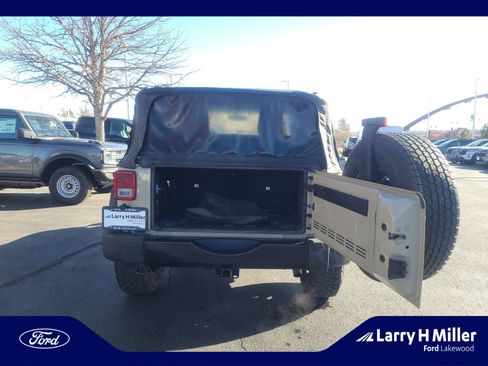 Used 2017 Jeep Wrangler Sport image 31