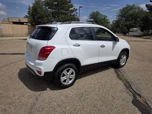 Used 2018 Chevrolet Trax LT w/ LT Convenience Package AWD/4WD image 8