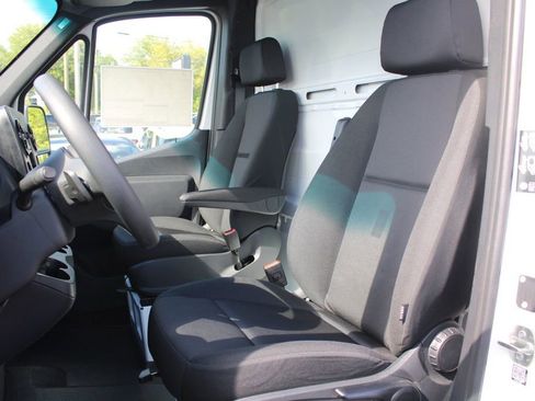 Used 2023 Mercedes-Benz Sprinter 3500 image 23