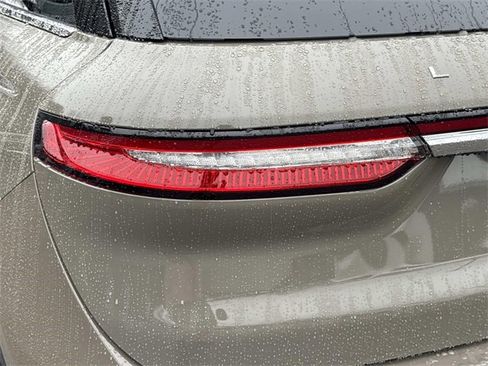 New 2026 Lincoln Corsair Premiere image 11