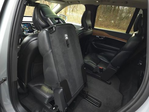 Used 2024 Volvo XC90 T8 Plus image 16