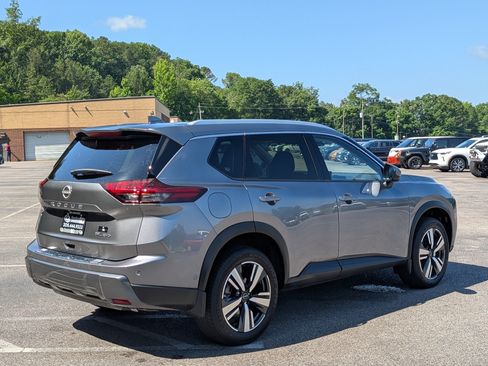 Used 2025 Nissan Rogue SL w/ SL Premium Package AWD/4WD image 9