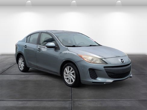 Used 2013 MAZDA MAZDA3 i SV FWD image 2