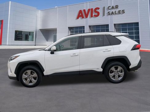 Used 2025 Toyota RAV4 XLE image 8