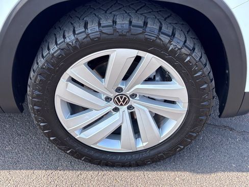 Used 2023 Volkswagen Atlas Cross Sport SE w/ Panoramic Sunroof Package AWD/4WD image 11